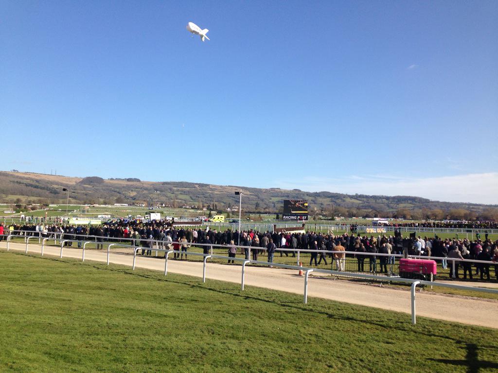 Huge thank you to the <a href="/TheJockeyClub/">The Jockey Club</a> and <a href="/RoRlatest/">RoR</a> for a great day at Cheltenham champions day.#CheltenhamMemories