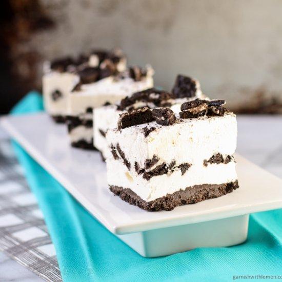 FoodPornAww's tweet photo. No Bake Cookies and Cream Cheesecake Bars http://t.co/PhPaGEFn77
