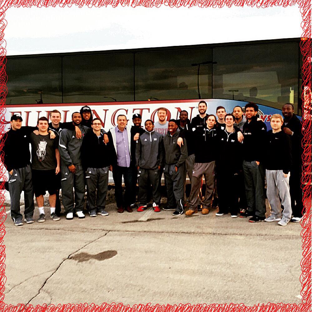 IUP_MBB's tweet image. Headed down to WV. #NCAATourney #IUP #HawkFamily 🏀✊