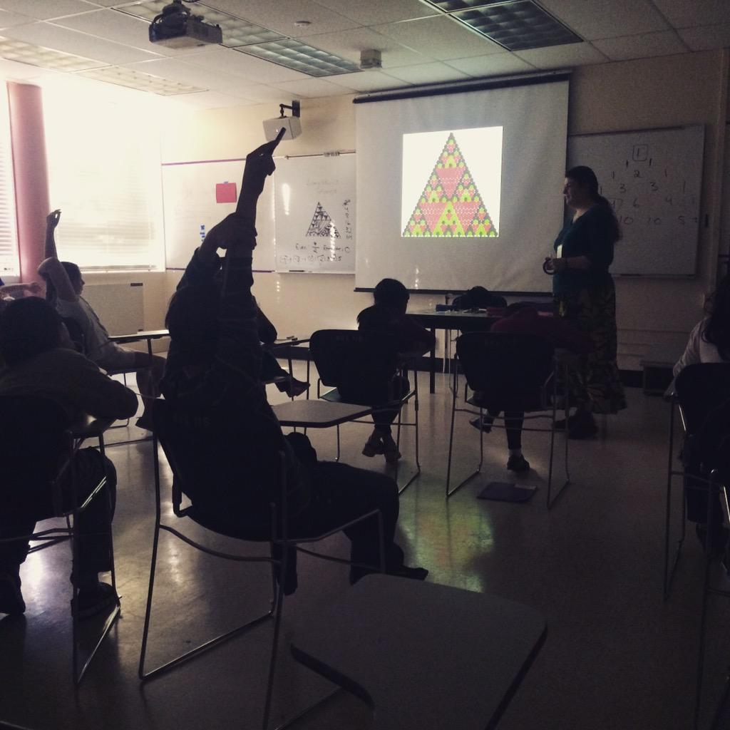 SFMathCircle's tweet image. Learning about #pascalstriangle.