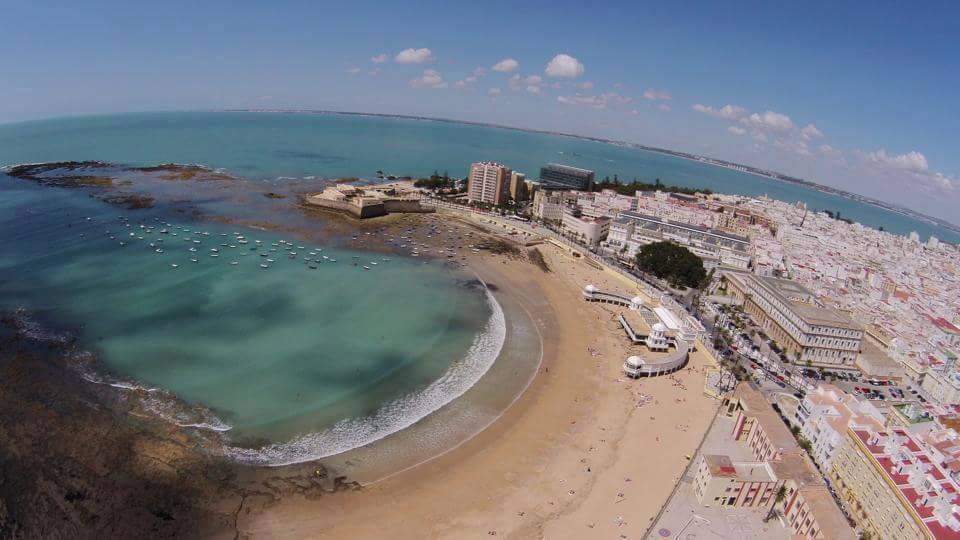 Ardentiadecai's tweet photo. No diga paraiso....diga CALETA 😆 http://t.co/exQvRfaFCK