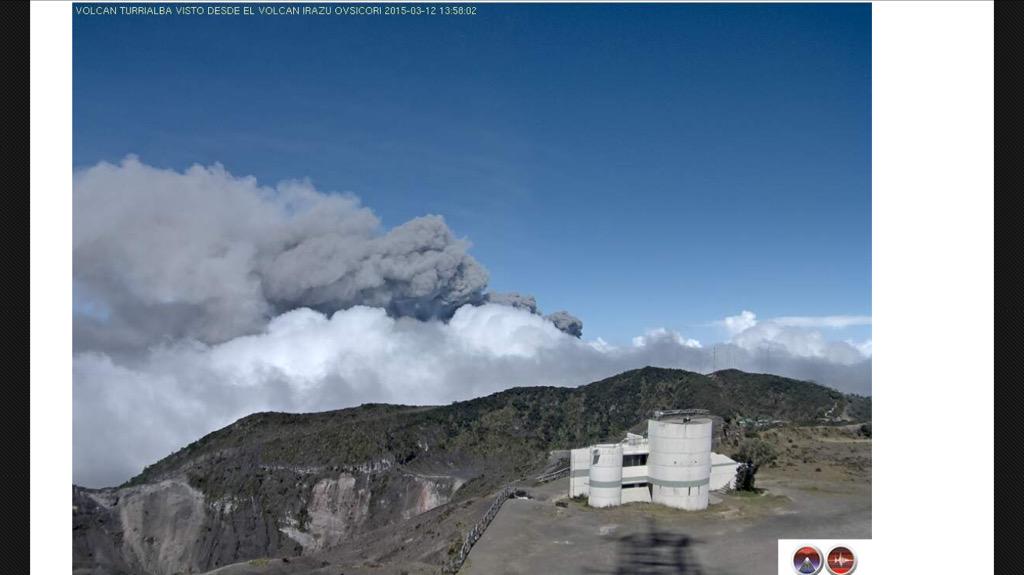 carocent's tweet photo. Erupción del #volcánTurrialba desde la cámara del volcán Irazú http://t.co/d4h04Dn5SX