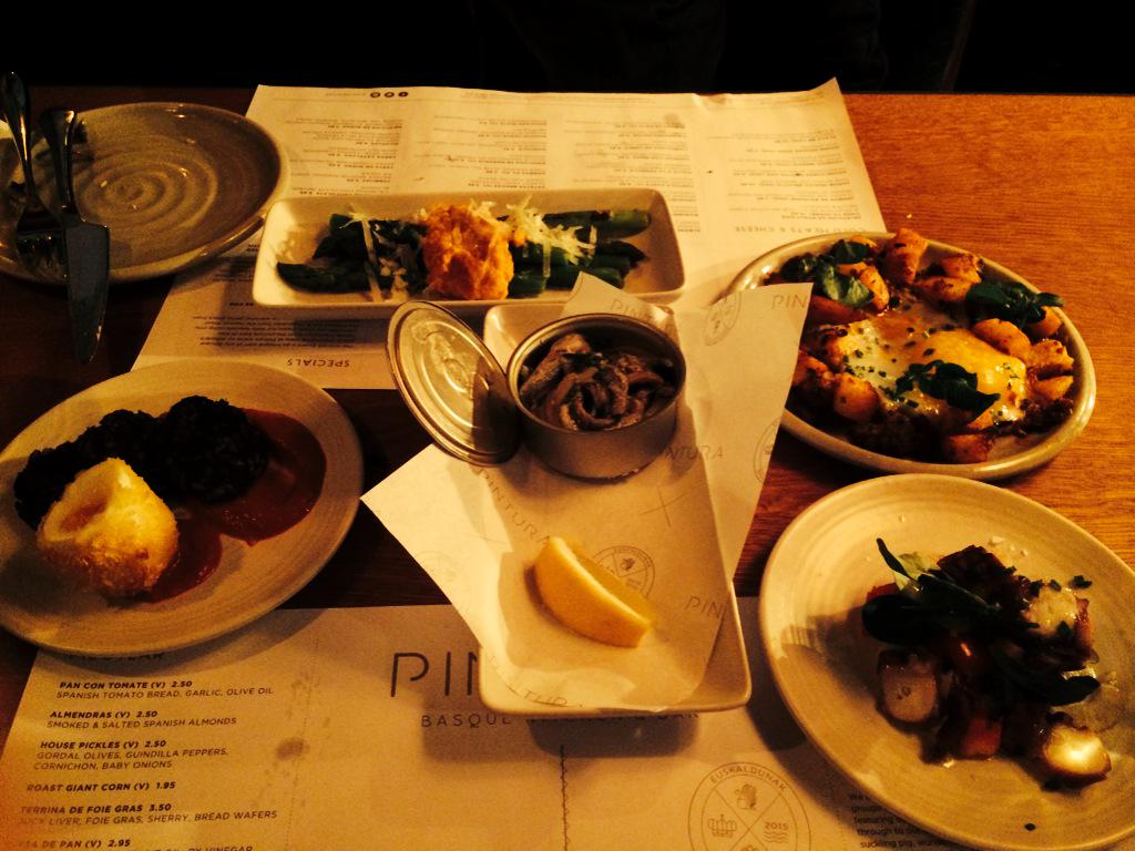 Tony_wright01's tweet photo. Really enjoyed tonight's dinner @PinturaKitchen some fantastic dishes. #trythebellybacon #daisyisnumber1waitress http://t.co/fG0RpCKQUH