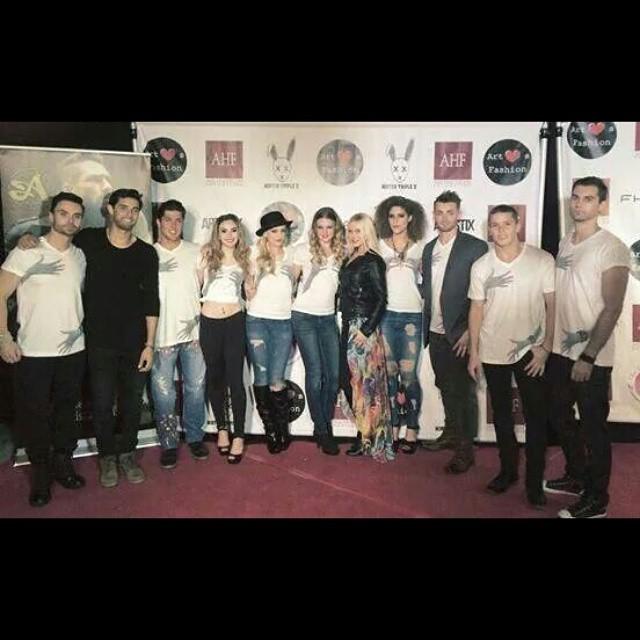 ArtistixFashion's tweet photo. ARTISTIX Red Carpet after the show for @artheartsfashion during LA Fashion Week.  Our mode… http://t.co/WzADY8Oxgf http://t.co/UNnAkJq18I