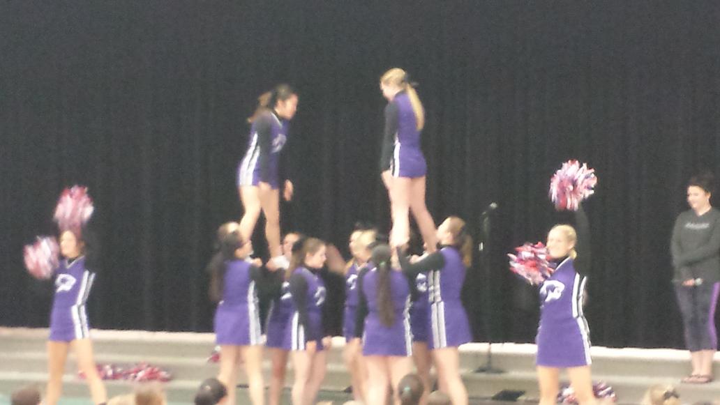 EnglishLanding's tweet photo. Park Hill South cheerleaders get our Eagles ready for the basketball game tonight! #eaglepride http://t.co/VmOa5WjKlj