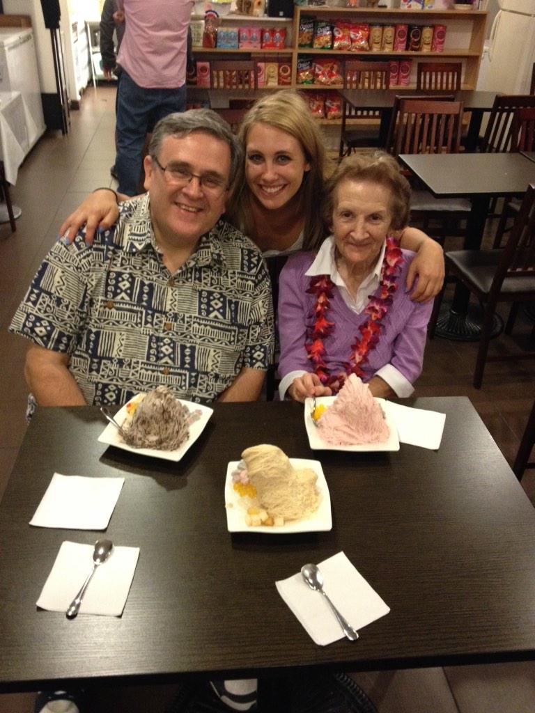 grcomm's tweet image. Happy birthday @savmrose!!! Proud papa. #hawaii