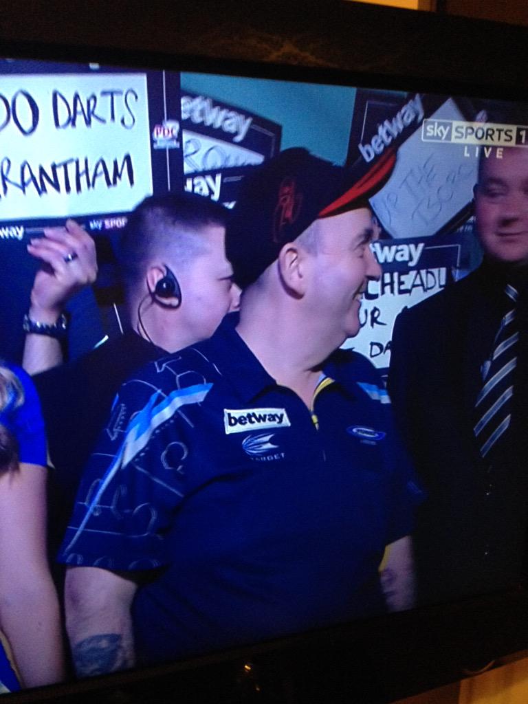StuMakey's tweet photo. Phil Taylor has dressed up as Tony Pulis. Doesn't he know only fans should dress up? #LoveTheDarts @SkySportsDarts http://t.co/FABLPQNBYz
