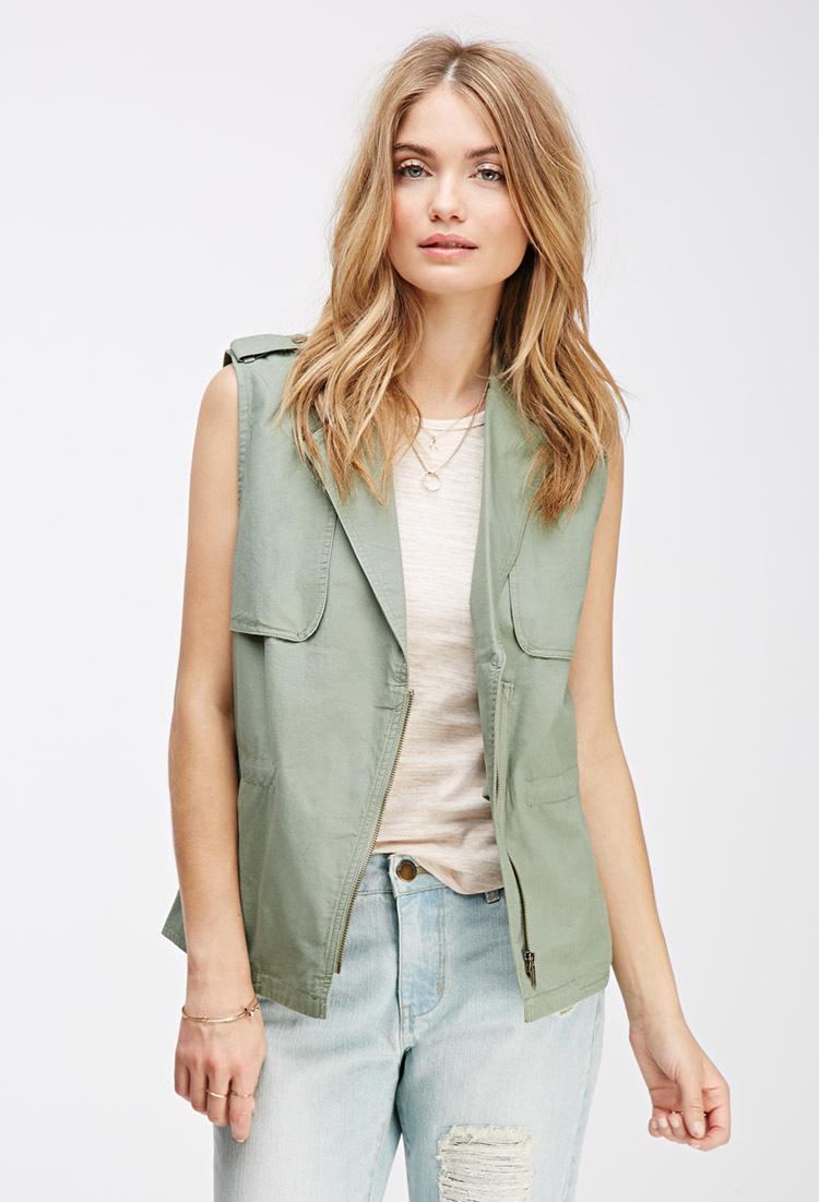 Forever21's tweet photo. The must-have hue in this season's top styles. http://t.co/zPiGYxBVQc  #GoodLuckGreen http://t.co/NkEqr9Zx0X