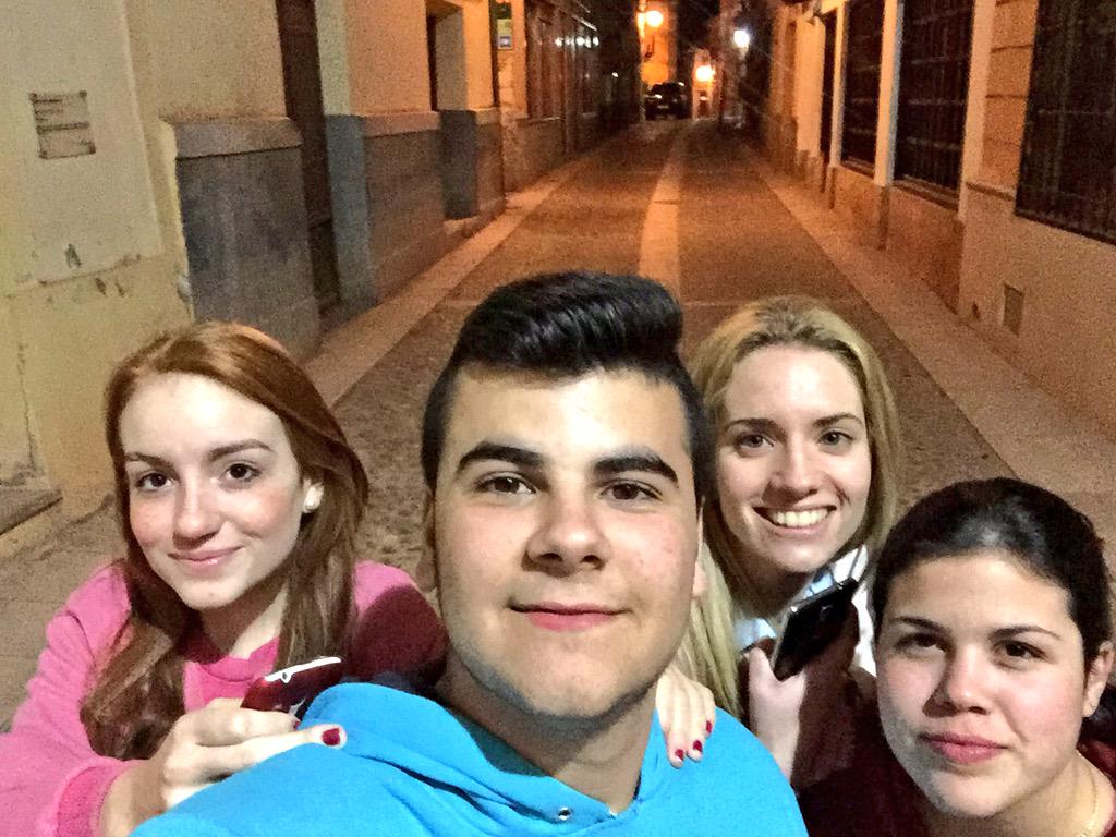 MpiBlazquez's tweet photo. Es maravilloso tenerla de nuevo aqui 😍😄😁 @laracallejas96 http://t.co/ai6ewY4lAI
