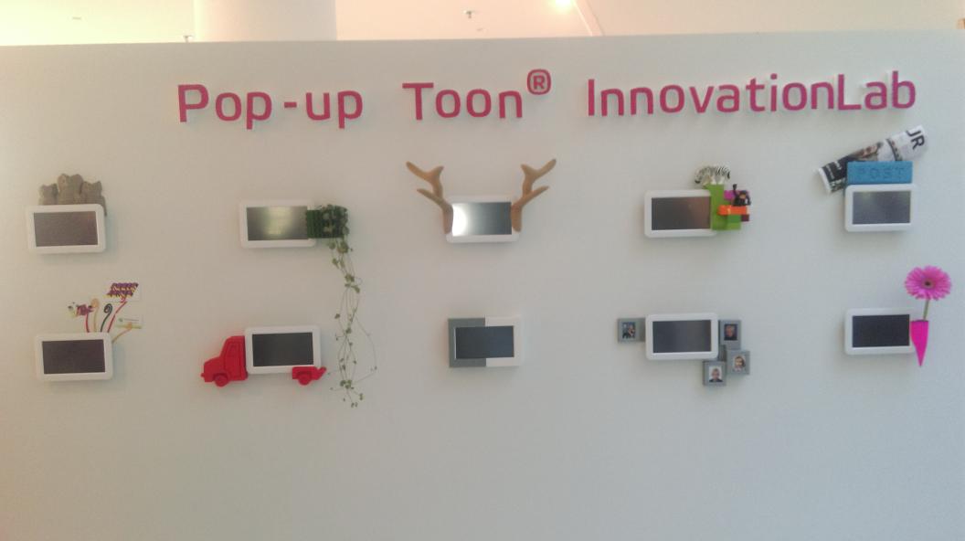 EnecoNieuws's tweet photo. Omdat we de 100.000e Toon vieren, nodigden we klanten uit nieuwe cover te bedenken. We hebben de leukste ge-3D-print: http://t.co/ei5HPbrHNL