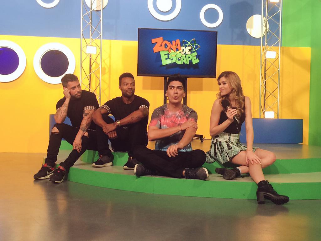 carla_mauri's tweet photo. #ZonaDeEscape #Tijuana @frankfavelamx ✨ #SiempreSiempre #MundoIdeal http://t.co/H83kG74GVc