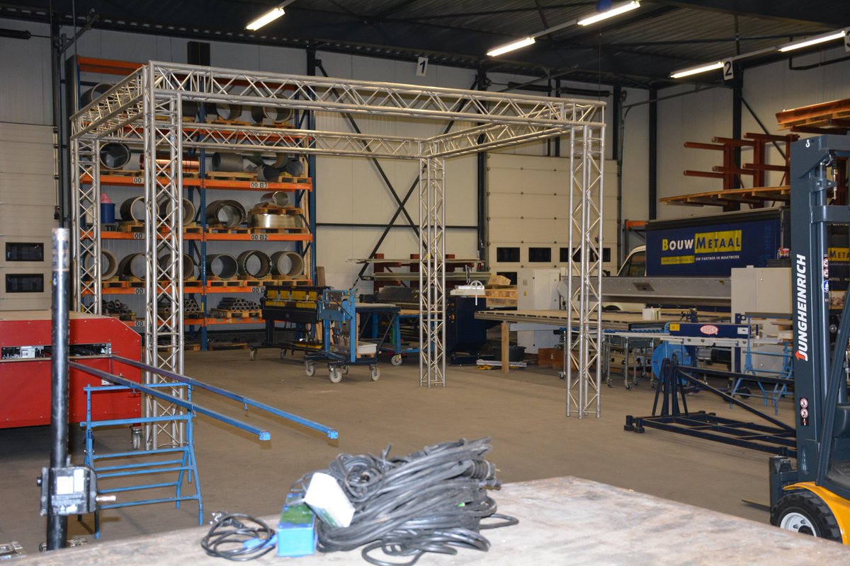 De voorbereiding in volle gang morgen en zaterdag Techniekdagen in Tubbergen <a href="/bouwmetaal/">bouwmetaal</a> <a href="/Bouwscholt/">Marcel Krikhaar</a> <a href="/TubbergenNieuws/">Nieuws uit Tubbergen</a>