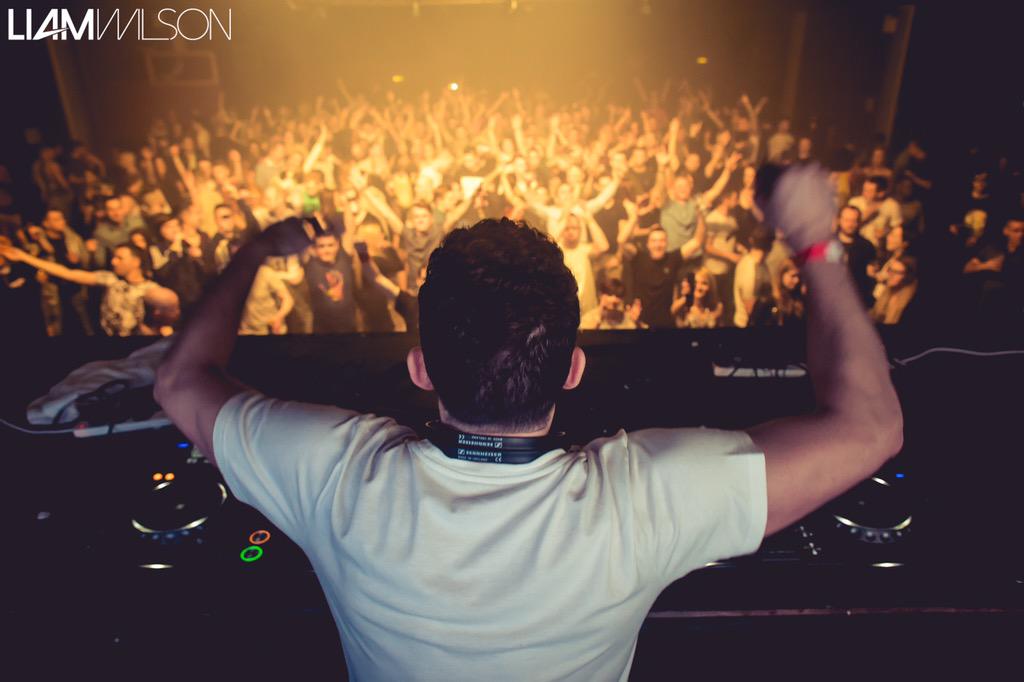 djliamwilson's tweet photo. More cool shots from @officialcream last week! #trance #creammarch #trancefamily http://t.co/p3qMIFbqyQ