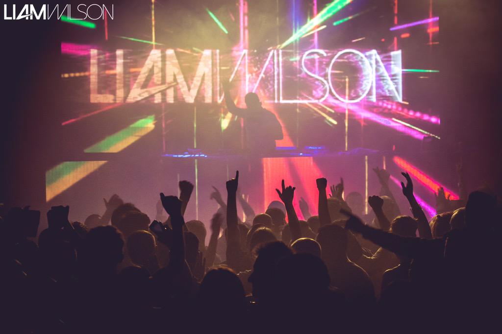 djliamwilson's tweet photo. More cool shots from @officialcream last week! #trance #creammarch #trancefamily http://t.co/p3qMIFbqyQ
