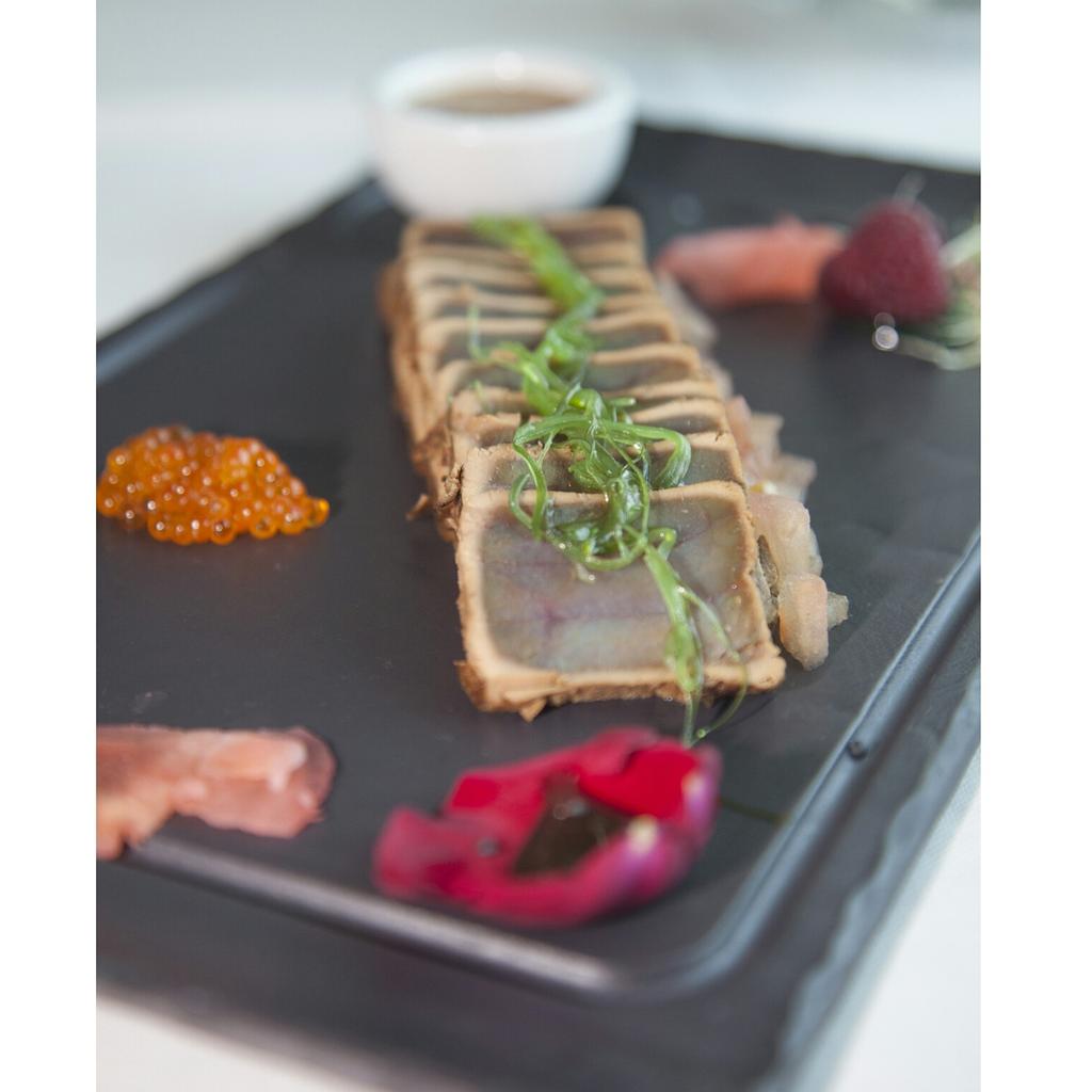 Tweedrest's tweet photo. Tataki de atún rojo de almadraba 👌 #gastronomia #restaurante #madrid http://t.co/YXKPt4X0eF