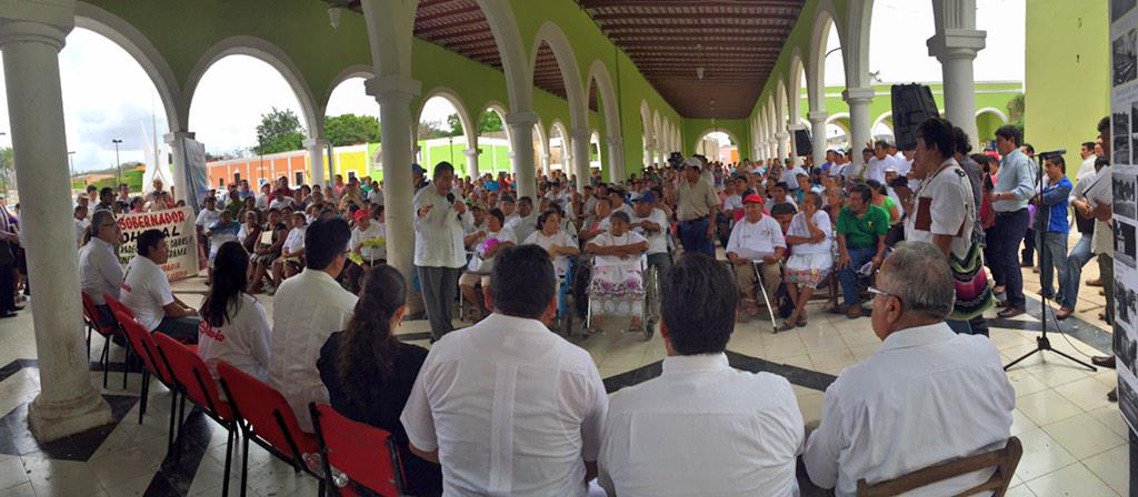 micksunarylee's tweet photo. En #Hecelchakán @ferortegab entrega recursos de los #ProgramasSolidarios por $782,000 @SEDESORE @RicardoOcampoF http://t.co/ascxTYSvp3