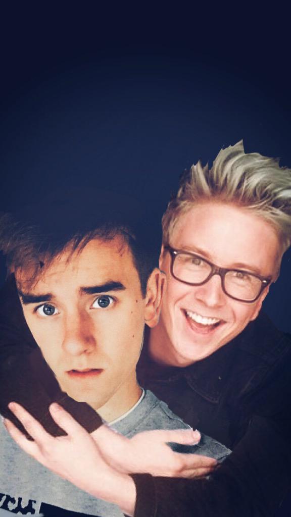 TronlerForLife's tweet photo. Follow for more lockscreens!! #tronler #troyler #tronnor #conler #ConnorFrantaBook #ConnorFranta #tyleroakleymeetup http://t.co/oXRnY1vlXn
