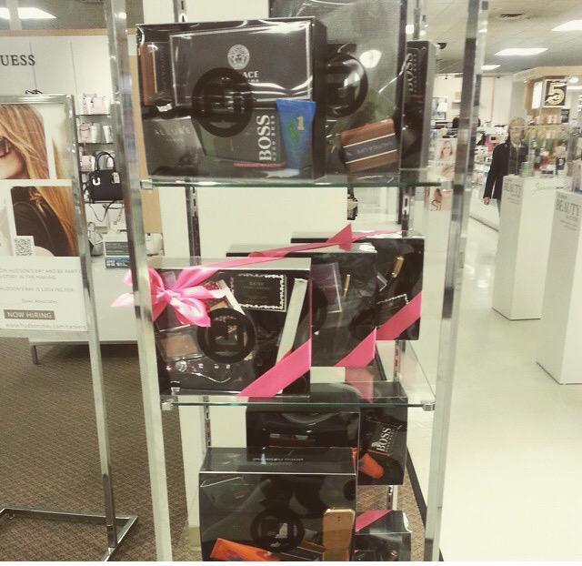 GradPromParty's tweet image. Some of our door prizes ! #GPP2015 #HudsonsBay #GradPromParty