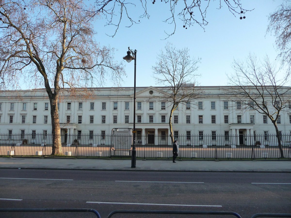 6thairborne's tweet photo. July 1942 British Airborne forces beret was chosen at Wellington Barracks #London Maroon was chosen over Blue. http://t.co/2zx67YkTHP