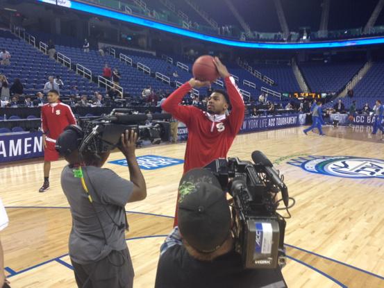 PackMensBball's tweet photo. Trevor even sees double teams in warm-ups!! http://t.co/eOmfUgNhnT