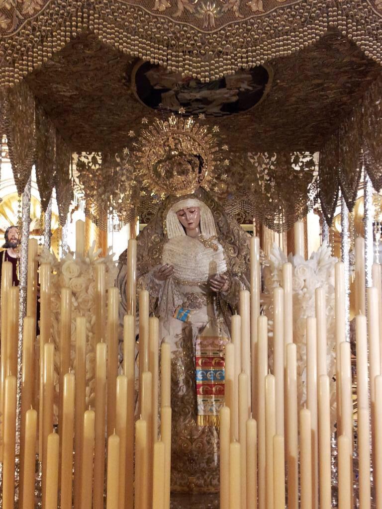 FFortunez's tweet photo. Nuestra Señora del Rosario (@hdaddemontesion) ataviada para su próxima Estación de Penitencia 

#SSantaCirial2015 http://t.co/KsUxp5GVJE