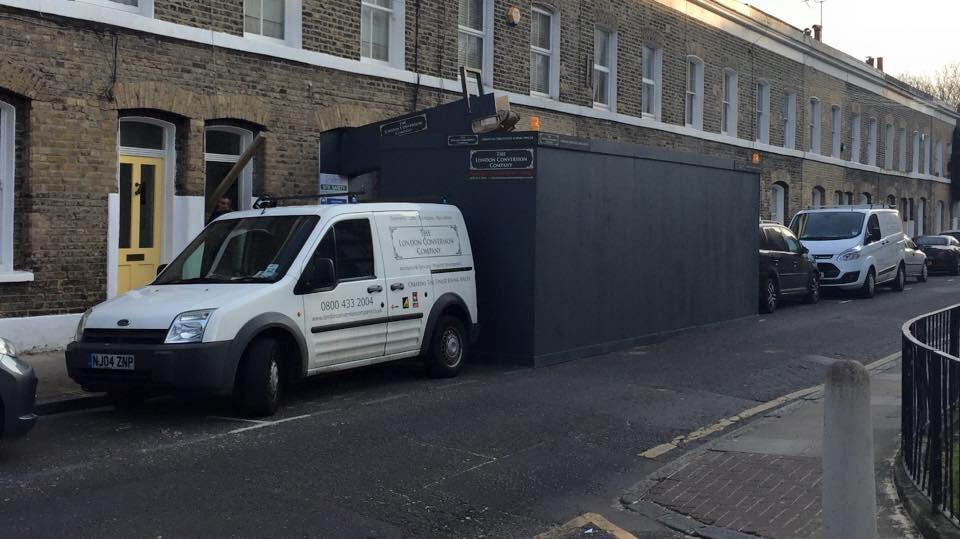 TheLCCLtd's tweet photo. Keeping London tidy. #basementpros #builders #wandsworth #fulham #construction #londonbasement #construction http://t.co/Okn1ADfIN3