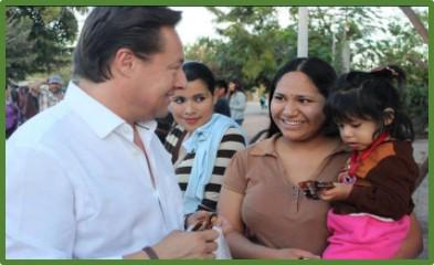 cajeme_news's tweet photo. Sensibilidad social con @FaustinoFelix .. @Armando_Alcala @BaldenebroPRI @FuerzaDeCajeme @Carlos_dice @AnabelAcostaI http://t.co/52PBEcHtRp