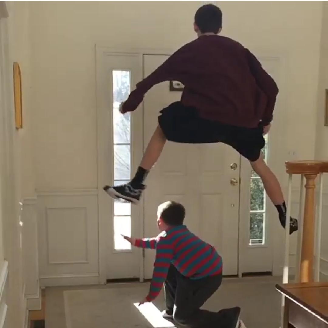 mikey_morrison's tweet photo. Air mank @rickymankavech http://t.co/46PmNazBGT