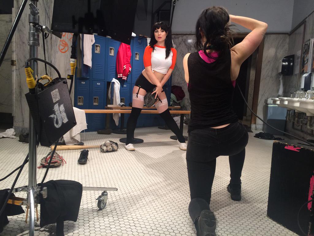 MaxineHolloway's tweet photo. "@MaitresseM: I adore this woman! #gangbangs http://t.co/Ppeb7C1buh" So very proud of this lil #baseballslut! #pornomagicskills #bravepig XO