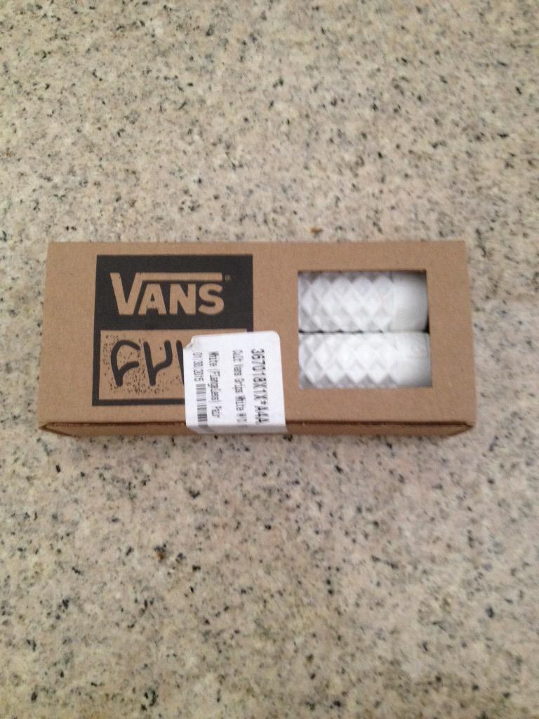 alejand88524007's tweet image. #NewGrips @cultcrew #CultVans