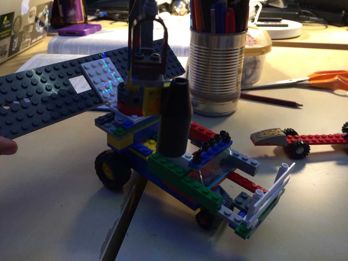 t1mbos's tweet photo. Hairdryer crane FTW. Lego at #oxhack http://t.co/ljHvQsPlMm