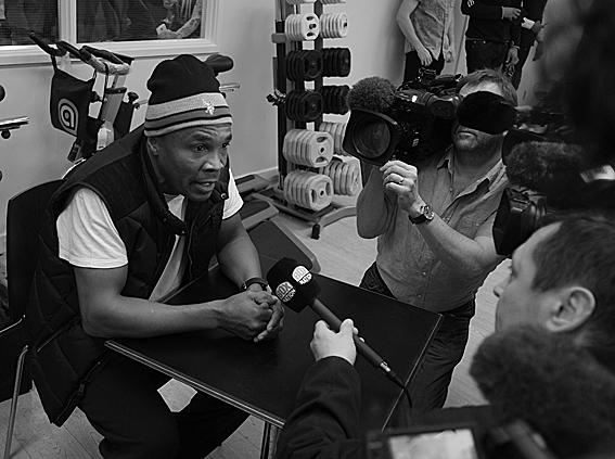 SteveParkin9's tweet photo. #BoxingLegend #SugarRayLeonard opens #Powgym #Sheffield
with @26RLR @the opening http://t.co/Tx1BmTaK2b