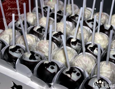 prestigiardoces's tweet image. #Popcakes noivinhos para #Prestigiar seus convidados durante um momento tão especial  #casamento #noivado #noivos