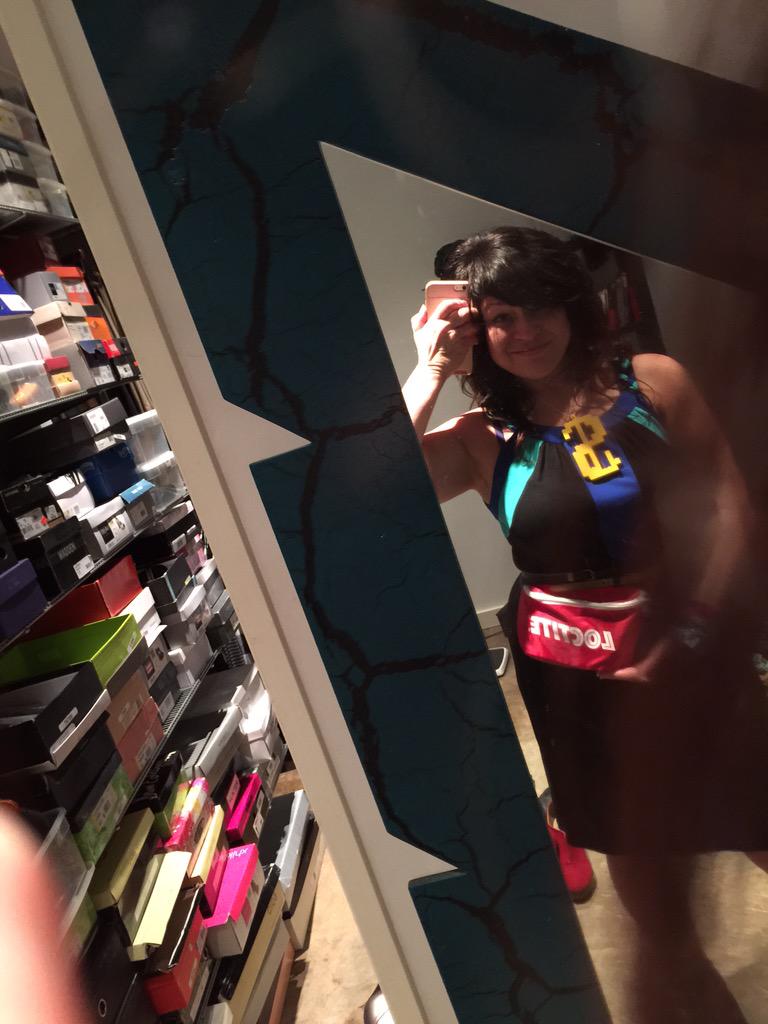 zaneology's tweet photo. Hi @ryancmiller OMW to #sxsw! Sooo distracted playing #FannyPack dress-up thx to @LoctiteGlue (How To So) #WinAtGlue! http://t.co/ugYBlEaQlc