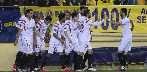 UnaiEmery_'s tweet photo. Mentalidad, orden, intensidad... Pero sin pararnos aquí. Buen viaje de vuelta a todos. Vamos mi @SevillaFC ! http://t.co/n45NbMZcqA