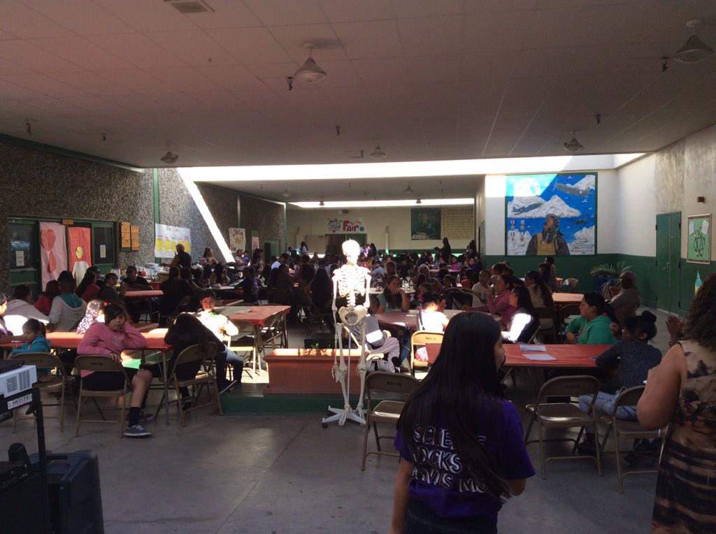 DavisMSCUSD's tweet photo. Science and Health night at Davis. Parent and student engagement. #WESOAR #SCIENCEISCOOL. http://t.co/uhj5l20yNp
