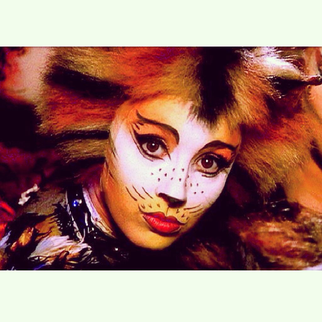 _jelliclecats's tweet photo. #catsthemusical #jelliclecats #Rumpleteazer #Mistoffelees #Grizabella #Demeter #Bombalurina http://t.co/i3Y74FsQax
