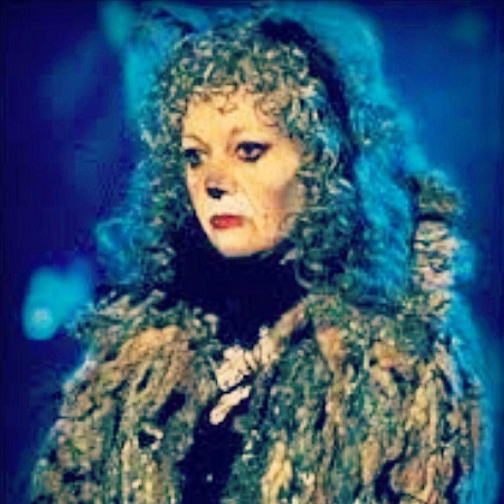 _jelliclecats's tweet photo. #catsthemusical #jelliclecats #Rumpleteazer #Mistoffelees #Grizabella #Demeter #Bombalurina http://t.co/i3Y74FsQax