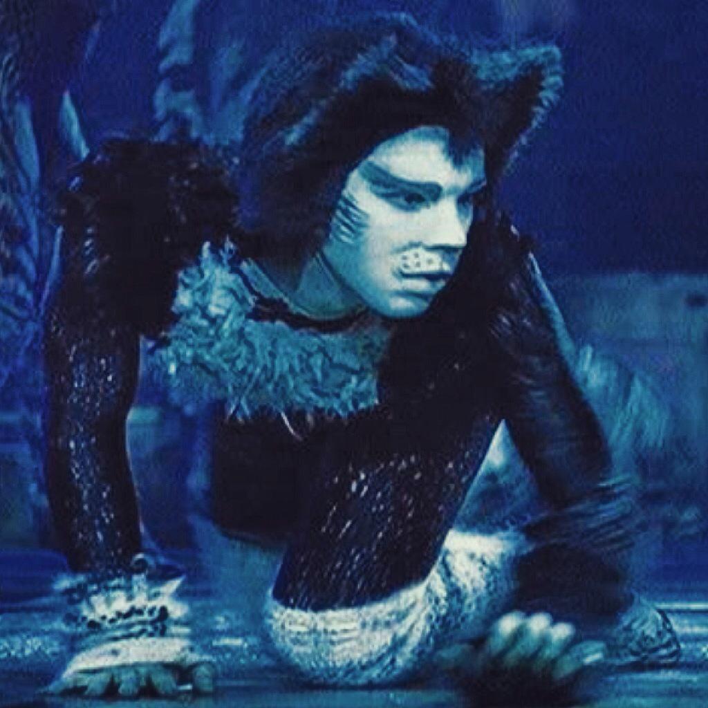 _jelliclecats's tweet photo. #catsthemusical #jelliclecats #Rumpleteazer #Mistoffelees #Grizabella #Demeter #Bombalurina http://t.co/i3Y74FsQax
