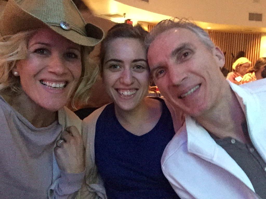 liloumace's tweet photo. At Cosmic Grace #atihlive in Sedona. Day 4 with @AgathiChristod @DanielMitel @DruMelchizedek @HiraSORteacher http://t.co/j4754O8ZS2