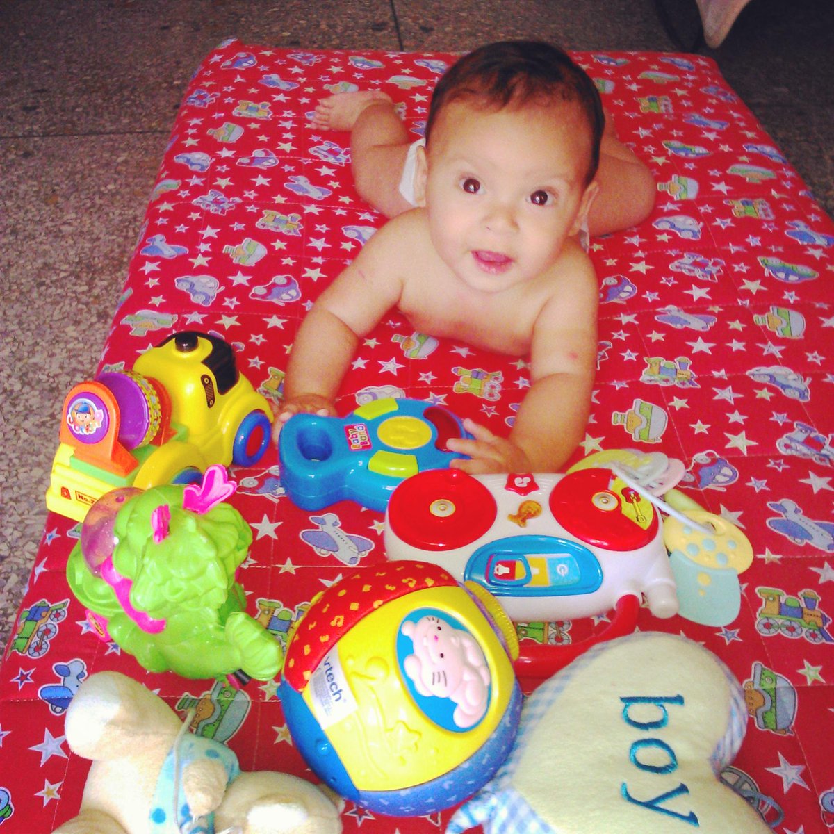 KarlaParra19's tweet photo. Porque eres un gran motivo para sonreir:$ 
TeAmooo Mi pequeño<3
Eres una gran Bendicion<3
@Victoriapinto96 
#SMTP http://t.co/OtcD69iqZy