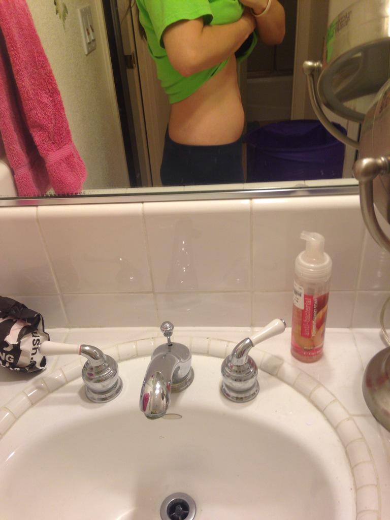 likelvis's tweet photo. Slowly but surely... #babysteps #beforeandafter #2monthdifference http://t.co/Oe4nD2hNEt
