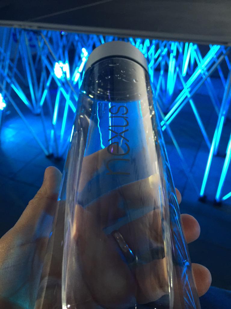 TECH_cetera's tweet image. Así, como el agua, es el #AndroidPuro del #Nexus6 #Nexus6ConTigo