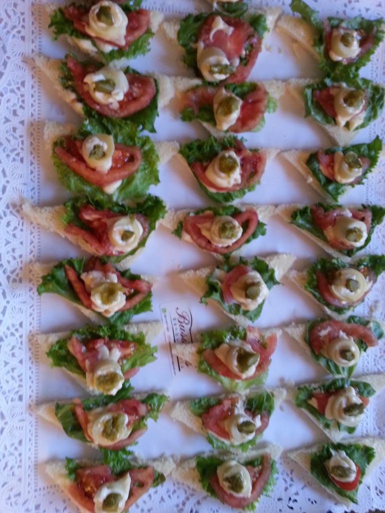 BanqueteriaB's tweet photo. nuestros productos.....cotizados hoy... http://t.co/fybfS7Cepf