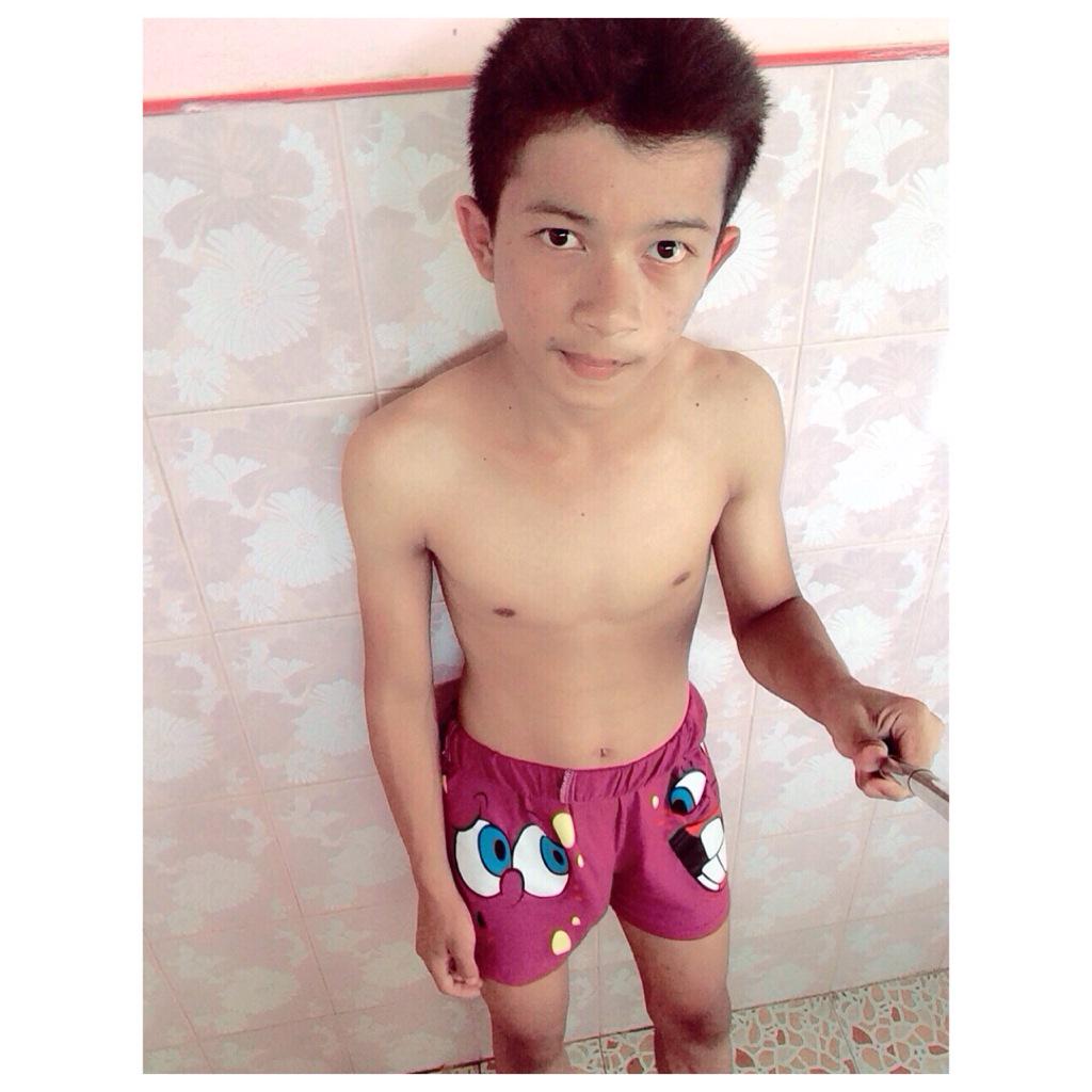 wavezaza25's tweet photo. มอนิ่งอาบน้ำกันคับ http://t.co/Q8eanFPnC2