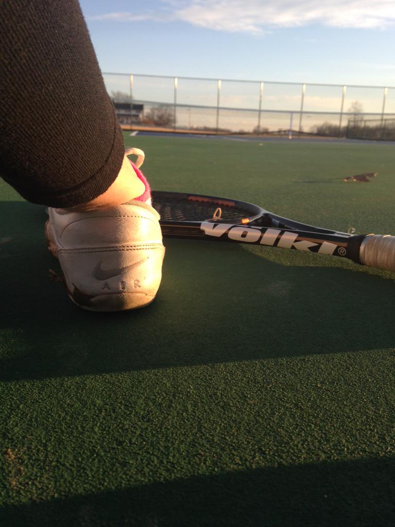 _wavewarrior's tweet image. Felt nice to be on the courts 🎾