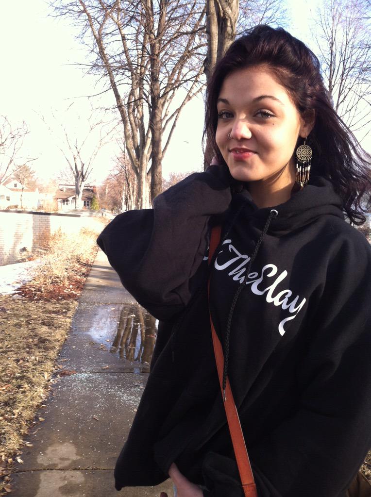 MoldTheClayMN's tweet photo. @xoxobetty_boop in the classic cursive hoody! #MoldTheClay x #MoldTheClayModels http://t.co/SnvEc1HSnu