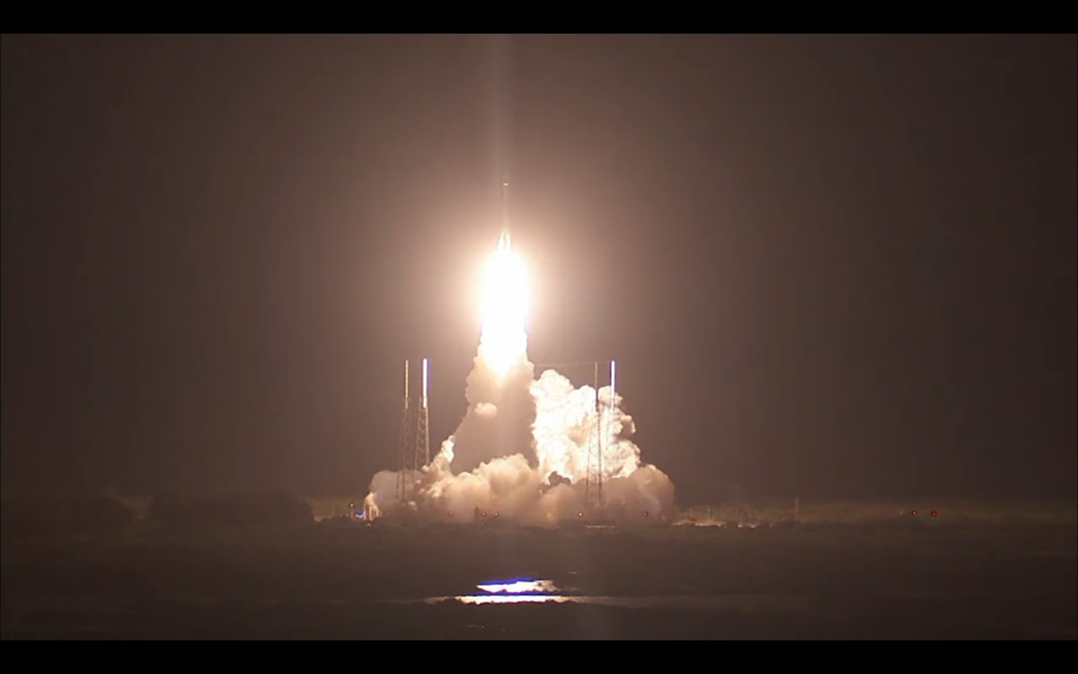 NASA's tweet photo. And liftoff of @NASA_MMS, studying reconnection in Earth's magnetic field.

Watch: http://t.co/TZKSZN8lbU http://t.co/RM4TfgaIAw