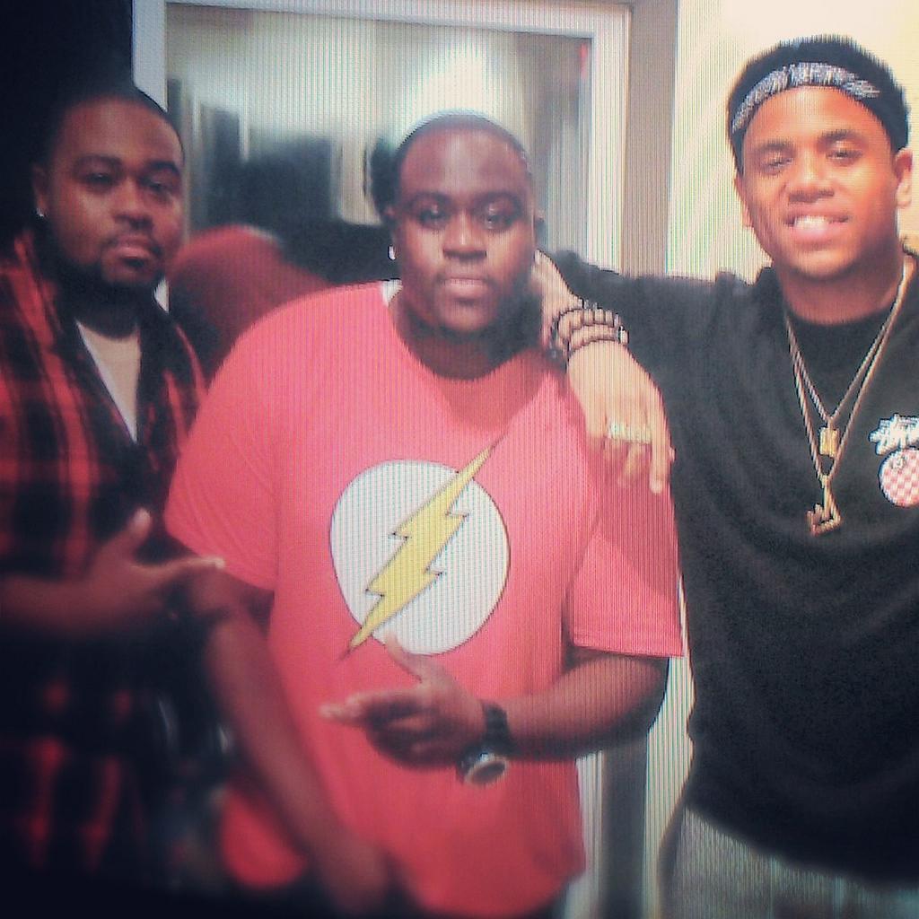 artofnard's tweet photo. #Tbt S.I. Jodeci lol chillin with 2 Great talented brothas @MACKWILDS @KofiBlackMusic #Honor #NYC #SINext http://t.co/XcfGQFcpTz