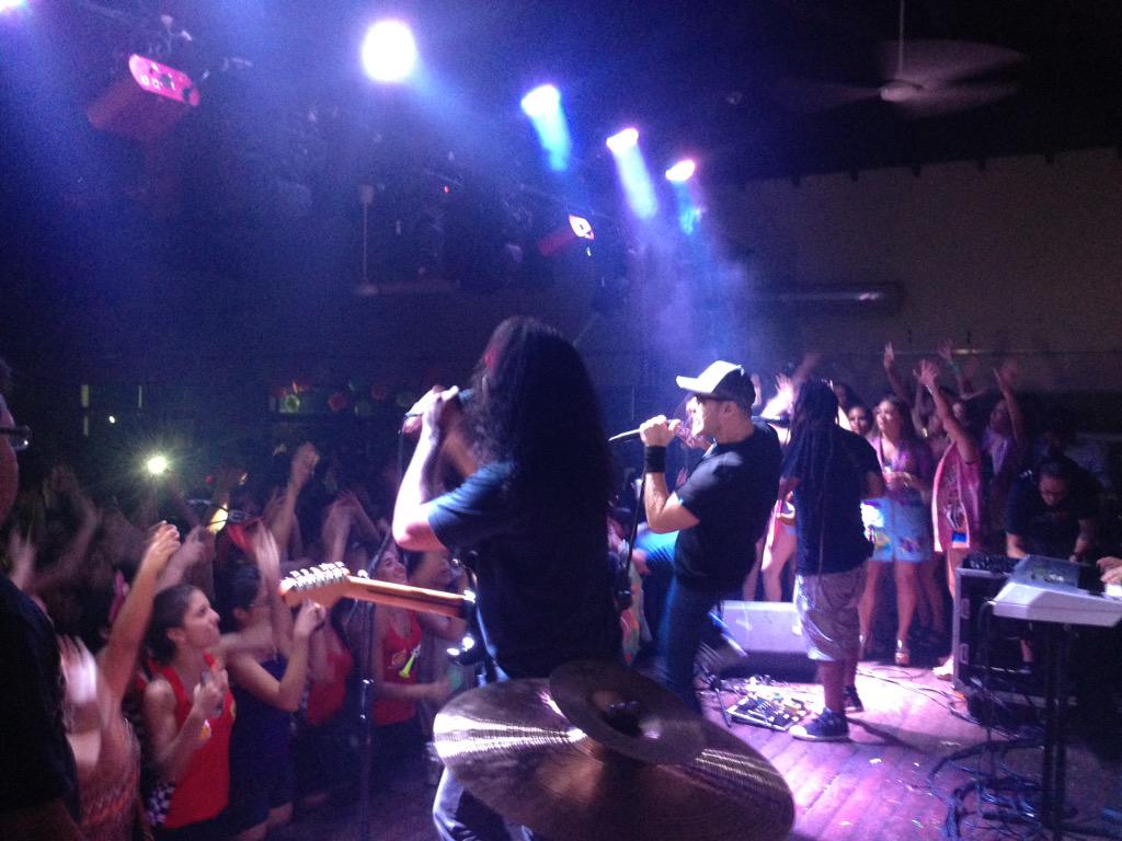 dioses015's tweet photo. Que difícil superar esto :) QUE BUENA FIESTA!! QUE BUENOS DIOOOOSES!!! http://t.co/ifmX9PrSvE